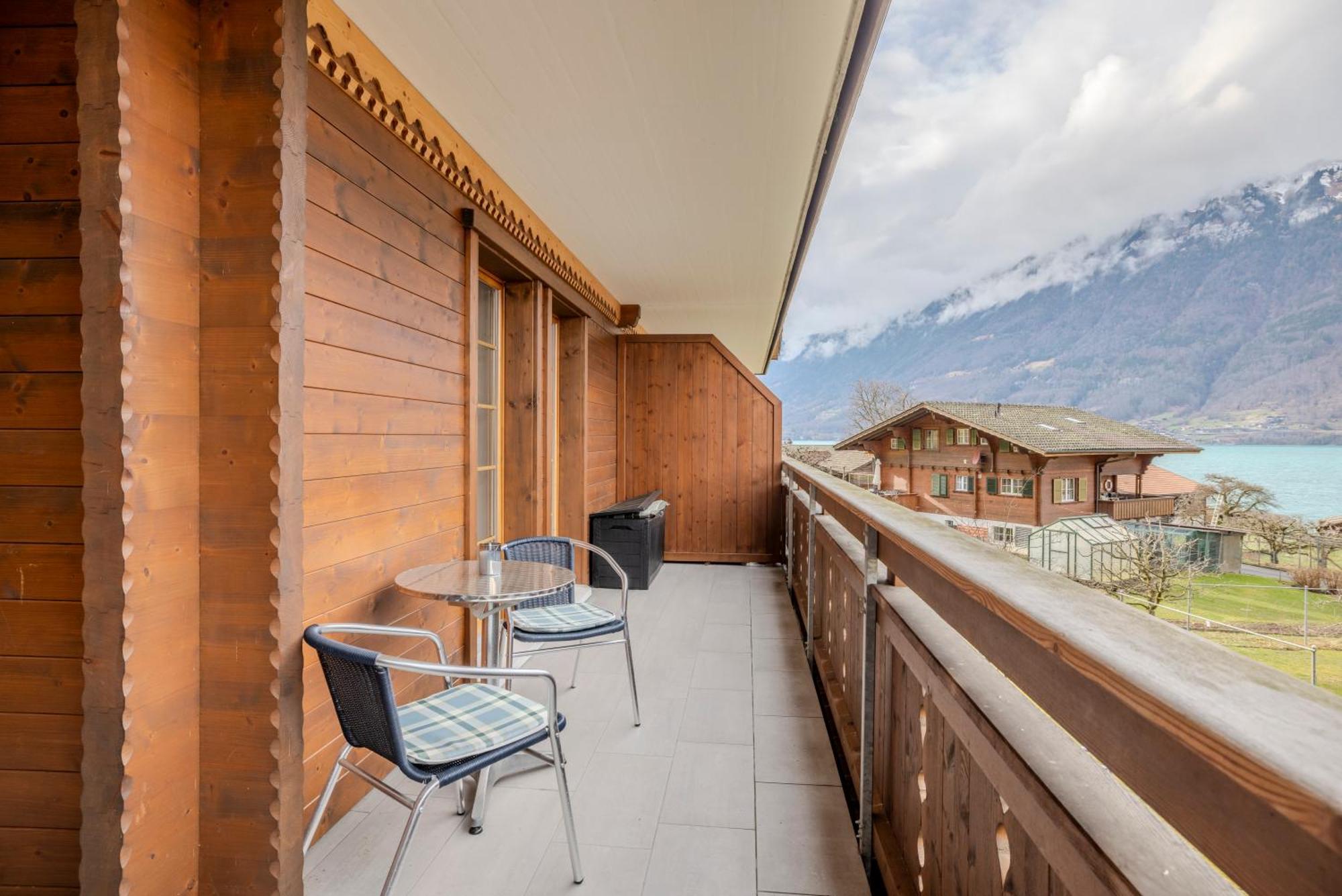 Chalet Apartments Iseltwald Exterior photo